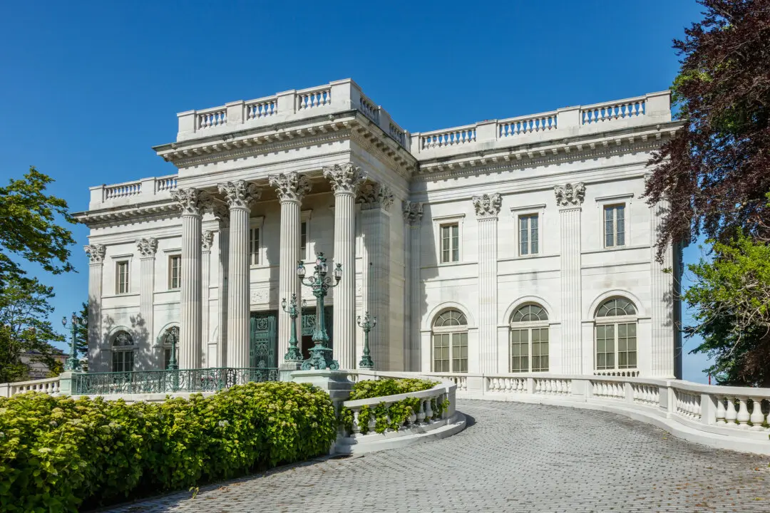 Marble House: Gilded Age Grandeur