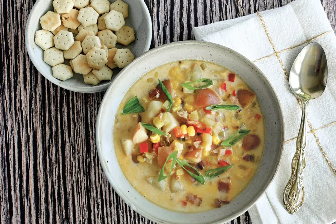 Café Beaujolais Clam Chowder Gets My Vote on a Chilly Day
