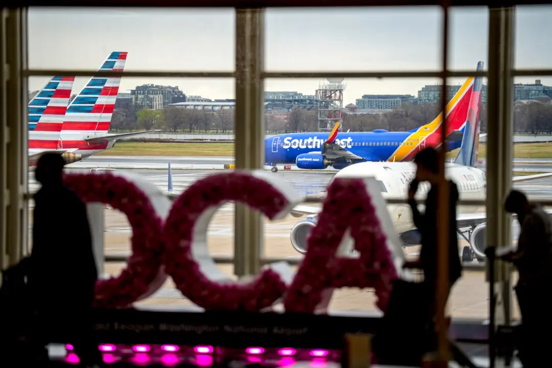 More Than 16,000 US Flights Delayed, Canceled Due to Severe Weather