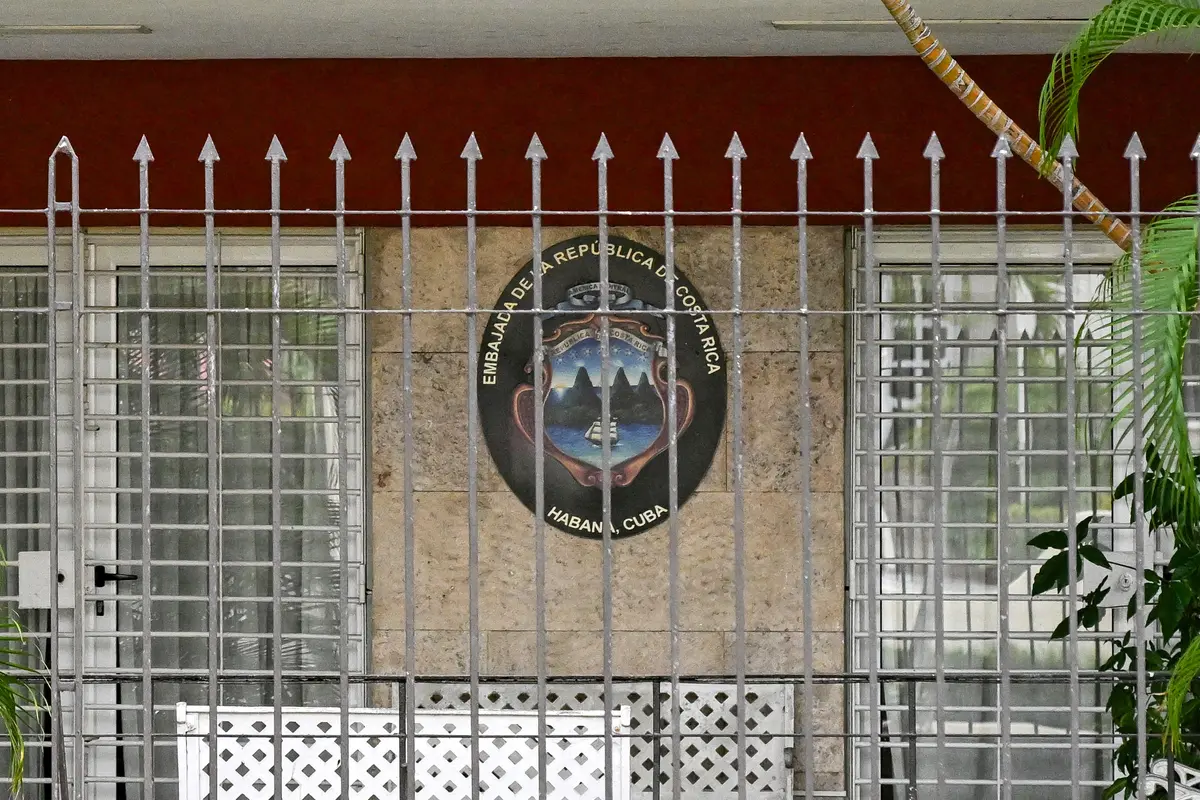 Costa Rica’s President Cuts Off Diplomatic Ties With Cuban Regime