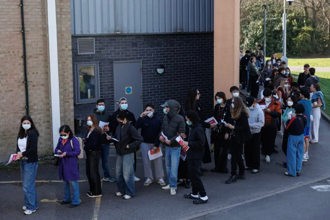 Meningitis Outbreak: UK Confirms More Cases, Expands Vaccination Efforts