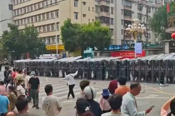 Hundreds Clash With Police in Southern China Over Cremation Facility Project