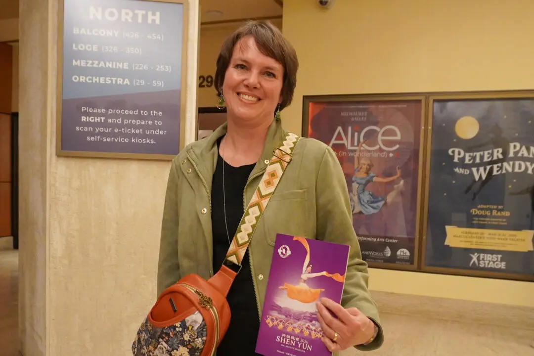 Veterinarian Says Shen Yun Connects People