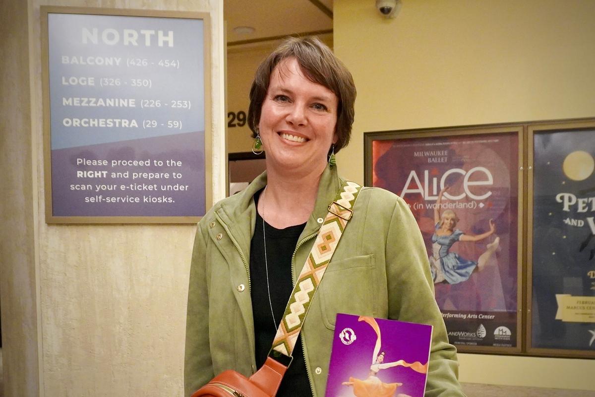 Veterinarian Says Shen Yun Connects People