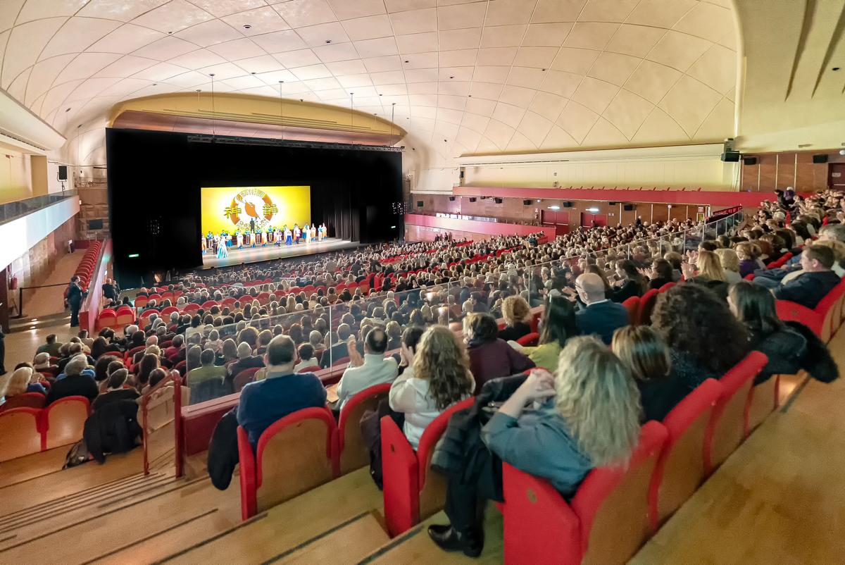Shen Yun performed to a full house at the Auditorium della Conciliazione in Rome for its ninth and final show of the 2026 season in Italy. (Leo Botnarenko/The Epoch Times)