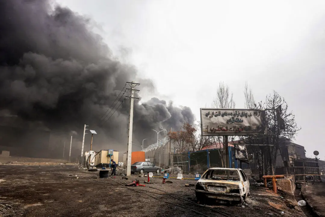 Trump Postpones Potential Strikes on Iranian Power Plants, Citing Ongoing Constructive Talks