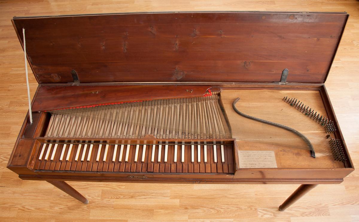 A view of the clavichord keys, last quarter of the 18th century, likely from South Germany. Spruce, plum, maple, beechwood. Mozart Museums, International Mozarteum Foundation, Salzburg, Austria. (Courtesy of the Morgan Library & Museum)