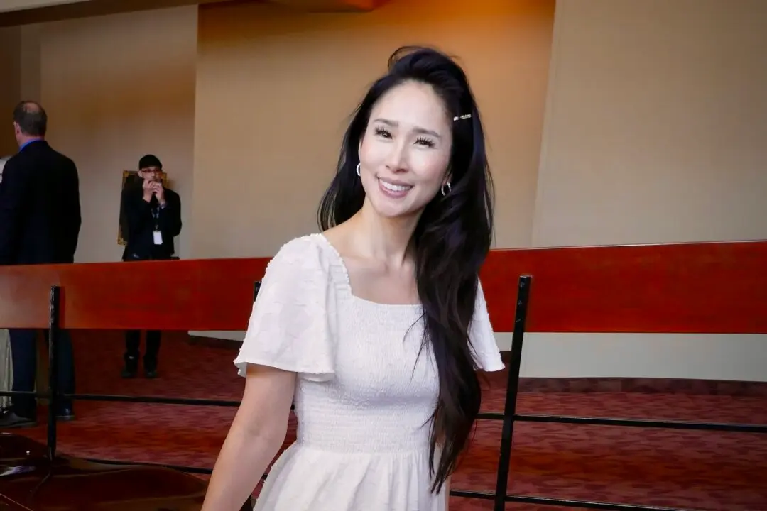‘Connecting to My Heritage’: Beauty Queen Miss Hong Kong on Shen Yun Performing Arts