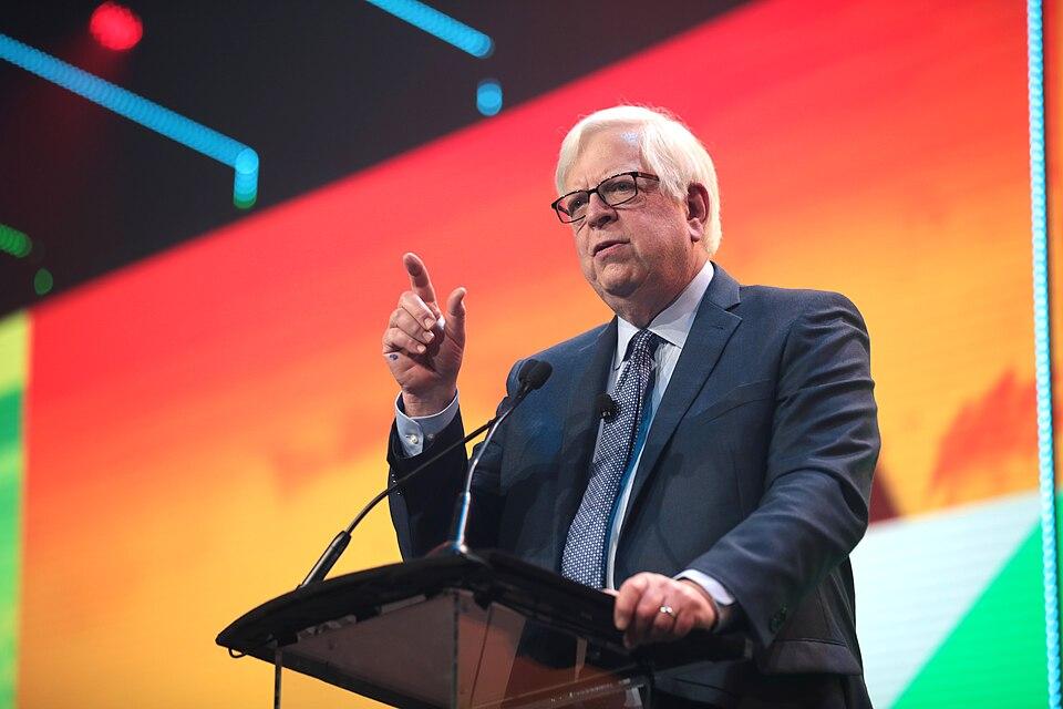 Dennis Prager, speaking in 2020. (Gage Skidmore/CC BY-SA 2.0)