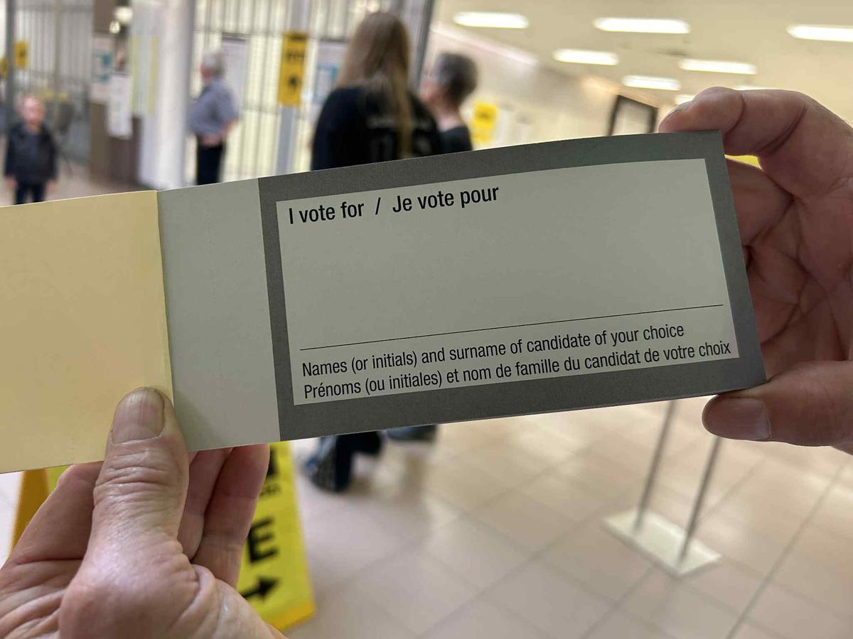 Surge of Protest Candidates Forces Write-In Ballots in Quebec Byelection