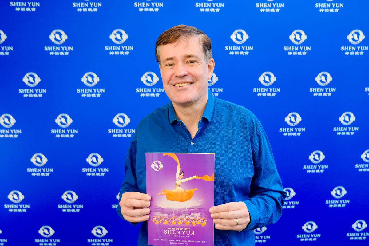 Shen Yun Really Changed Me, It Really Touched My Heart, Says Professor of Law