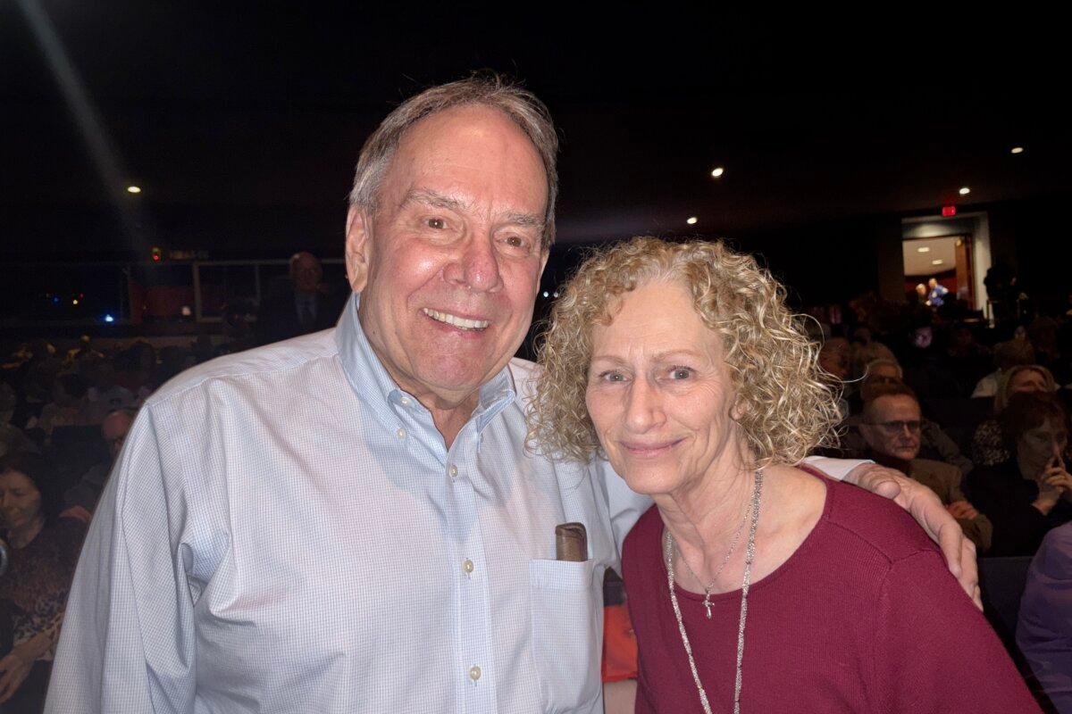 Bob Porter and Kate Porter at the Shen Yun Performing Arts performance at Chicago's Rosemont Theatre on March 26, 2026. (Stacey Tang/The Epoch Times)