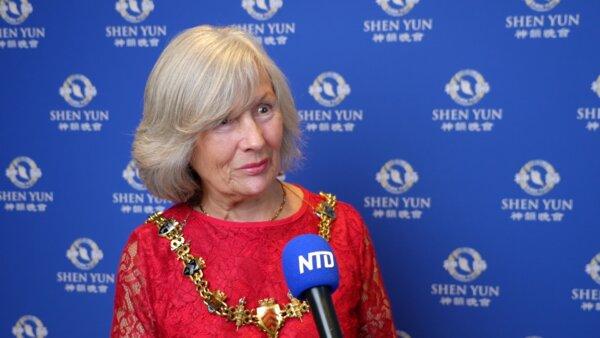 Lord Mayor of Swansea ‘Awe-Struck’ by Shen Yun