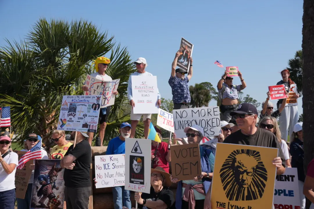 Nationwide ‘No Kings’ Rallies Kick Off With Flagship Protest in Minnesota