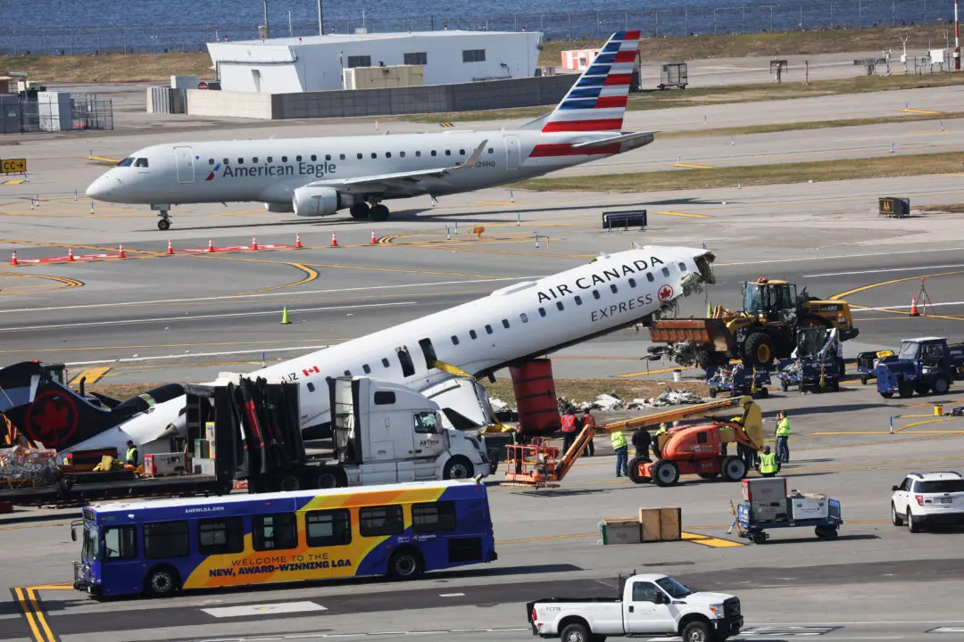 Firefighter Heard ‘Stop, Stop’ Before LaGuardia Crash but Didn’t Know It Was Meant for Him, Probe Finds