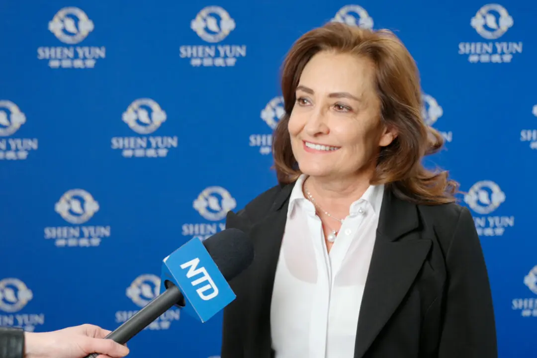 Audience, Councillors Hail Shen Yun Performing Arts for Artistry and Cultural Depth in Kitchener