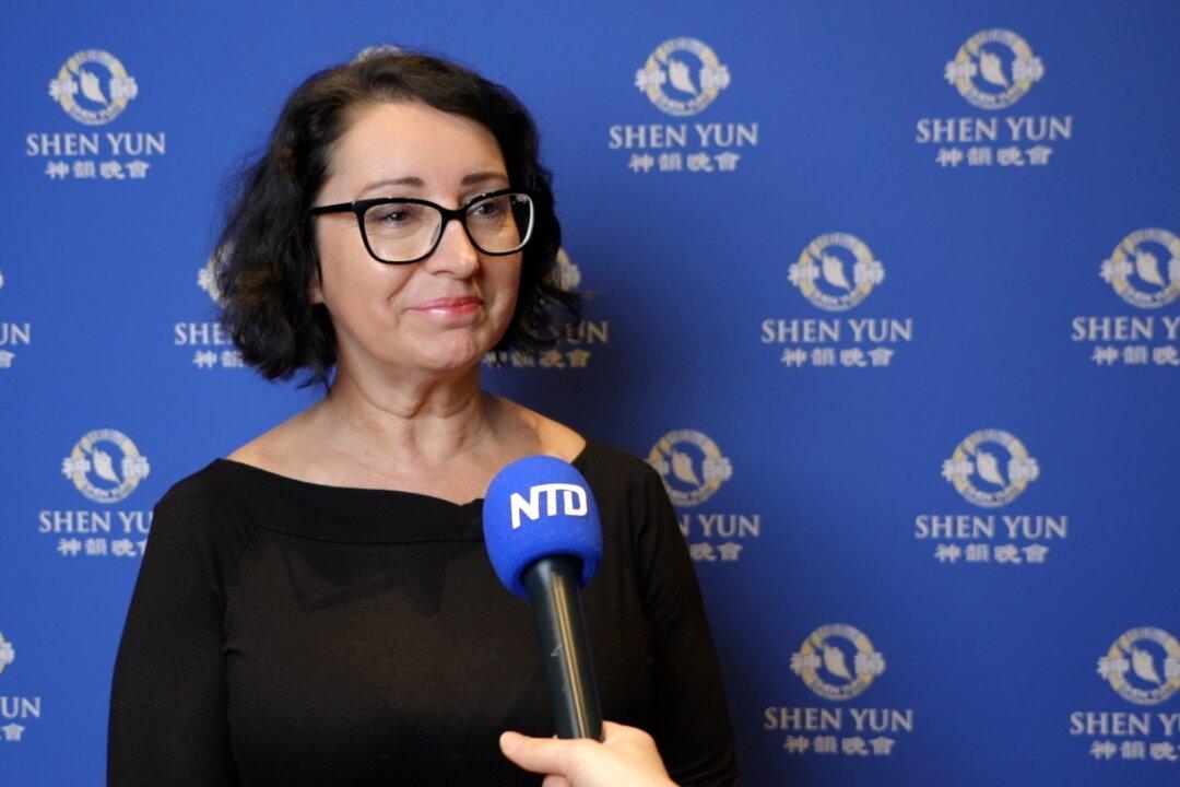 Swansea Cultural Services Head Praises Shen Yun: ‘Culture Is a Human Right’