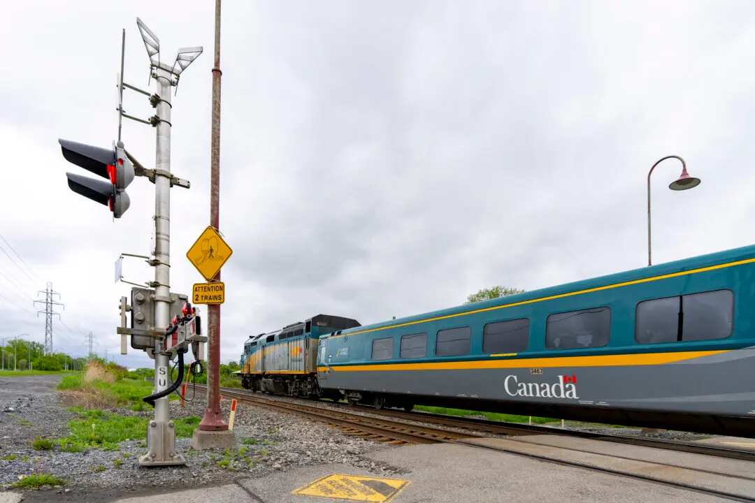 Poilievre Calls for Cancellation of Multibillion-Dollar High-Speed Rail Project