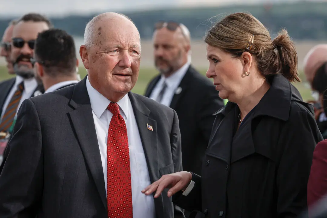 Alberta, Saskatchewan Make Compelling Case for Supplying US With Oil: Hoekstra