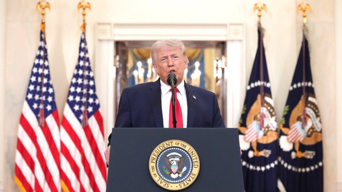 U.S. President Donald Trump speaks about the Iran war from the Cross Hall of the White House on April 1, 2026. (Alex Brandon/ Getty Images)