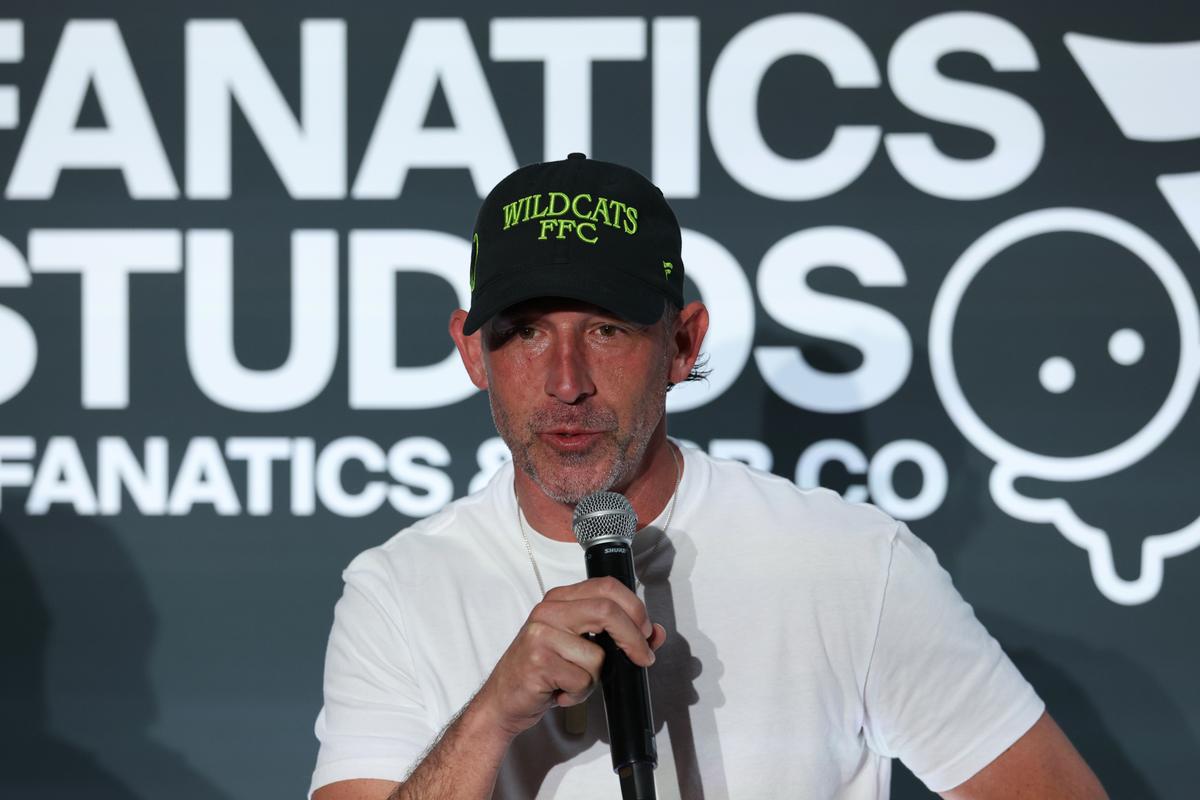 49ers Supporting Head Coach Shanahan After Car Crash