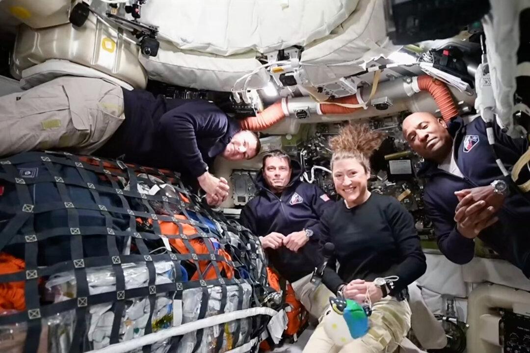 Canadian Jeremy Hansen, Artemis II Crew to Splash Down After Historic Moon Trip
