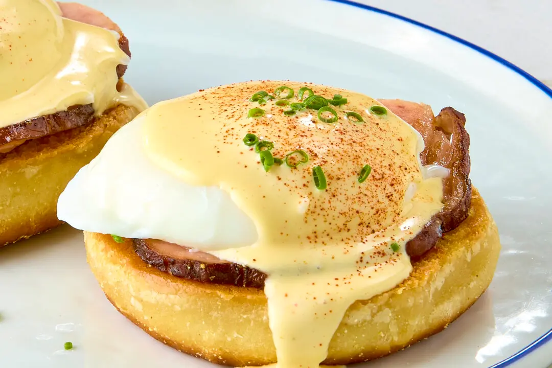 My Foolproof Trick for the Easiest Eggs Benedict of All Time