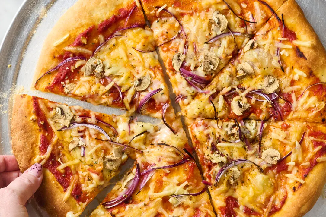 My Homemade Vegan Pizza Is so Good It Made Me Reconsider Dairy