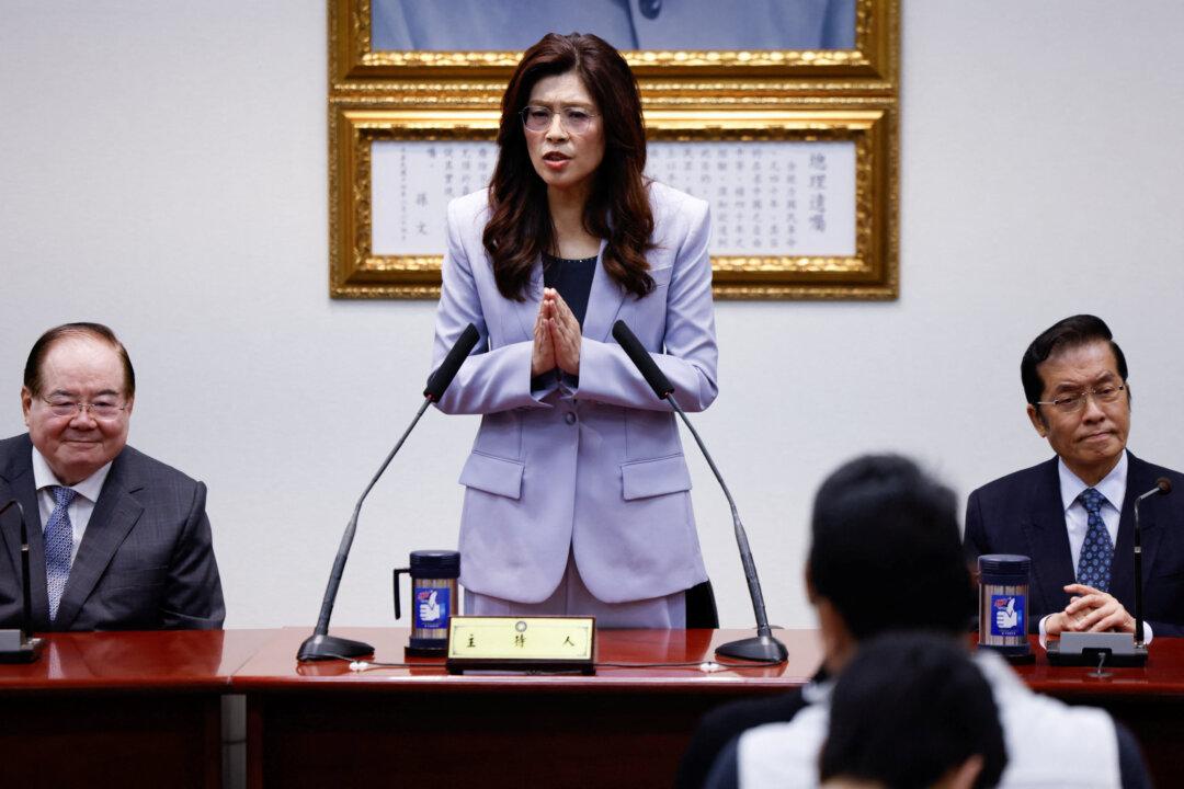 Taiwan Opposition Leader Arrives in China Amid Beijing’s Military Threats