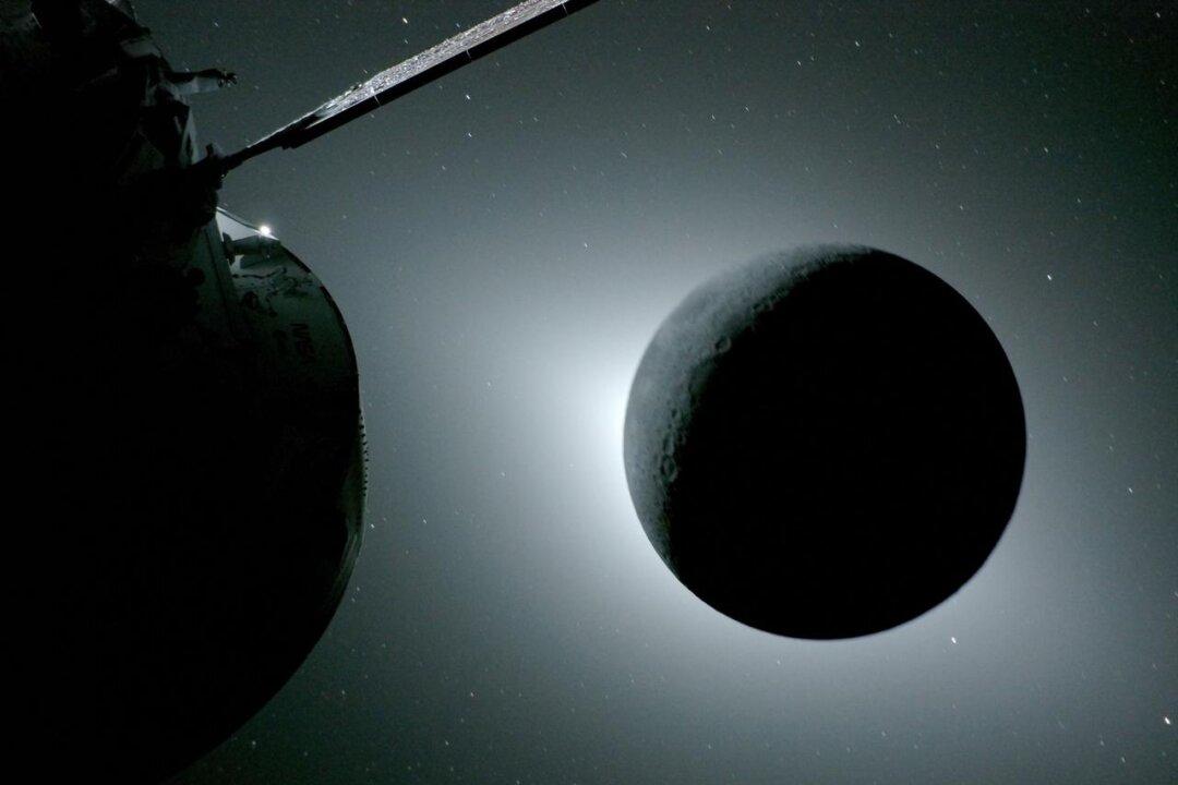 Homeward Bound: Artemis II Leaves Lunar Space, Reveals ‘Earthset’ Photos