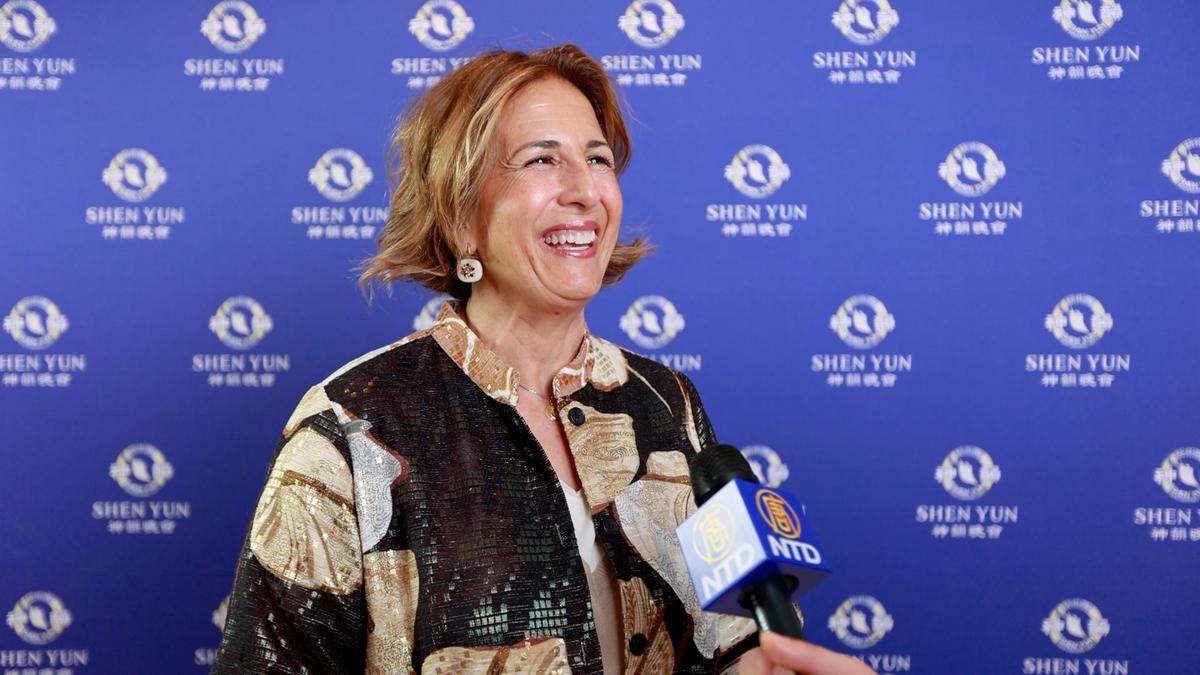 Members of Spanish National and Municipal Government Enjoy Shen Yun