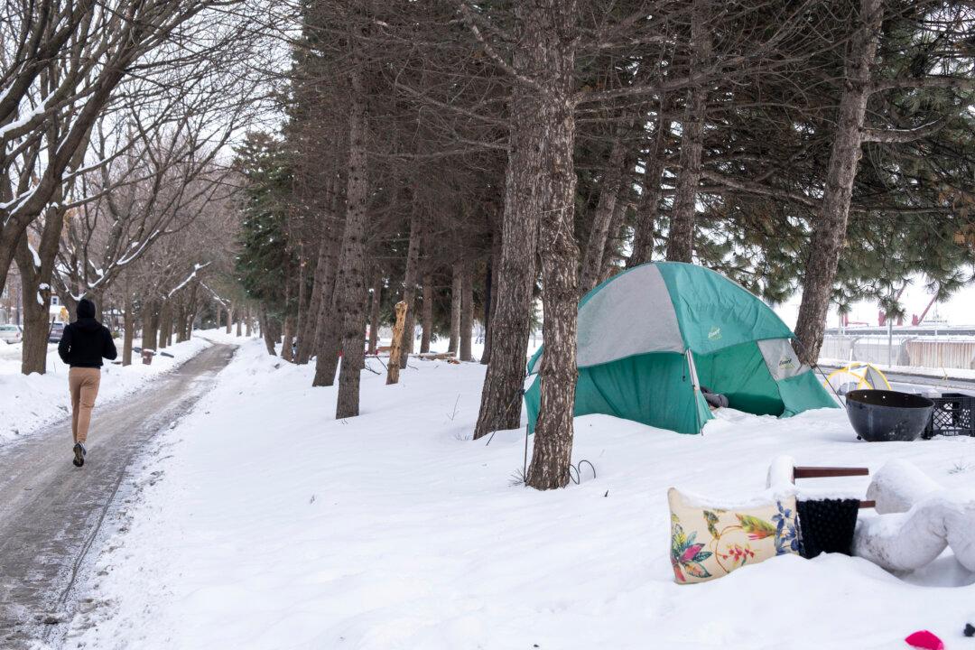 Quebec Homelessness Rising Sharply in Regions Outside Montreal, Report Finds