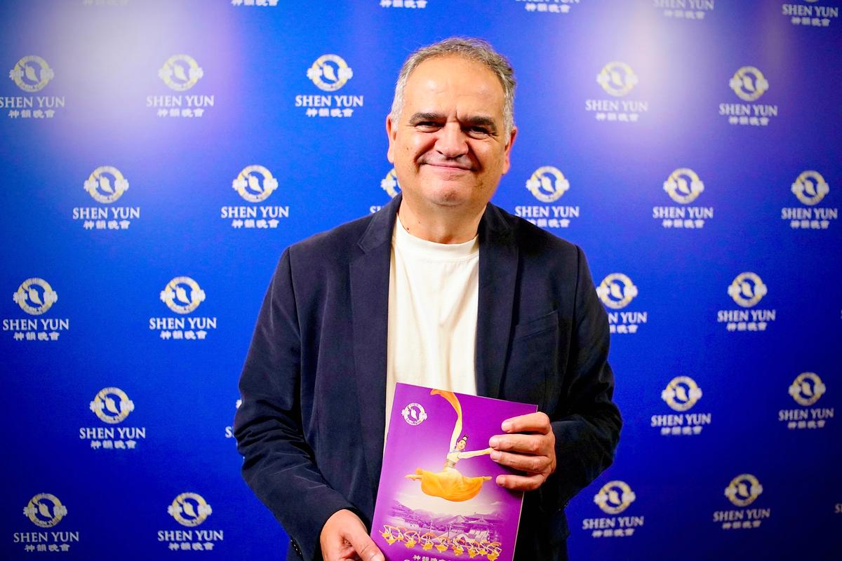Argentine Senator Expresses Deep Admiration for Shen Yun Artists