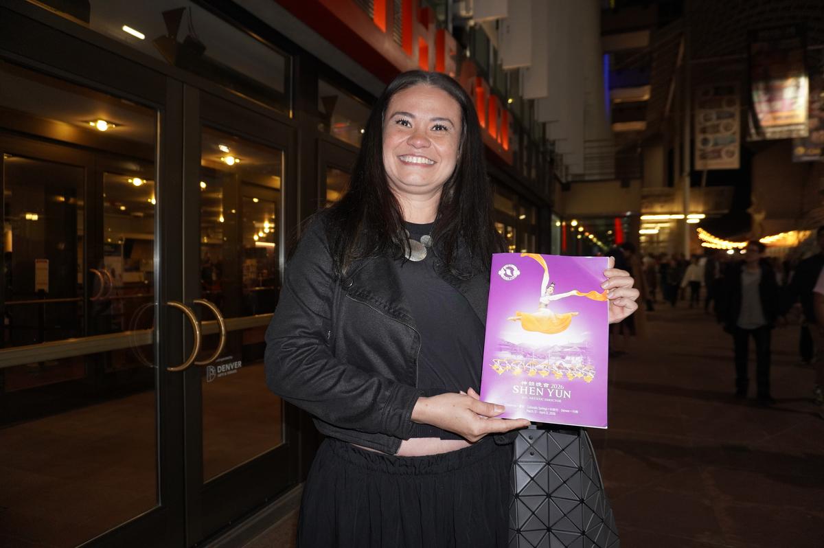 Former Venezuelan Journalist Moved to Tears by Shen Yun’s Message of Timeless Values