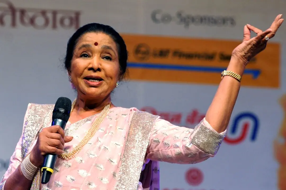 Indian Singer Asha Bhosle Dies at 92