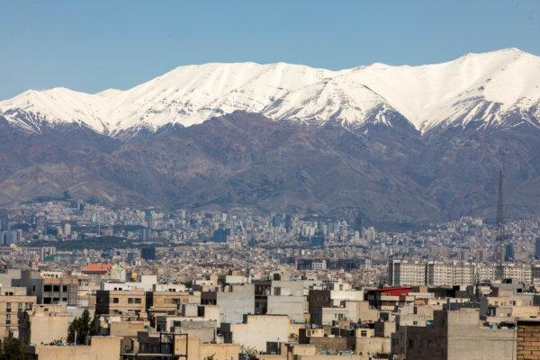 Iranian Military Threatens Red Sea, Persian Gulf Shipping if US Blockade Continues