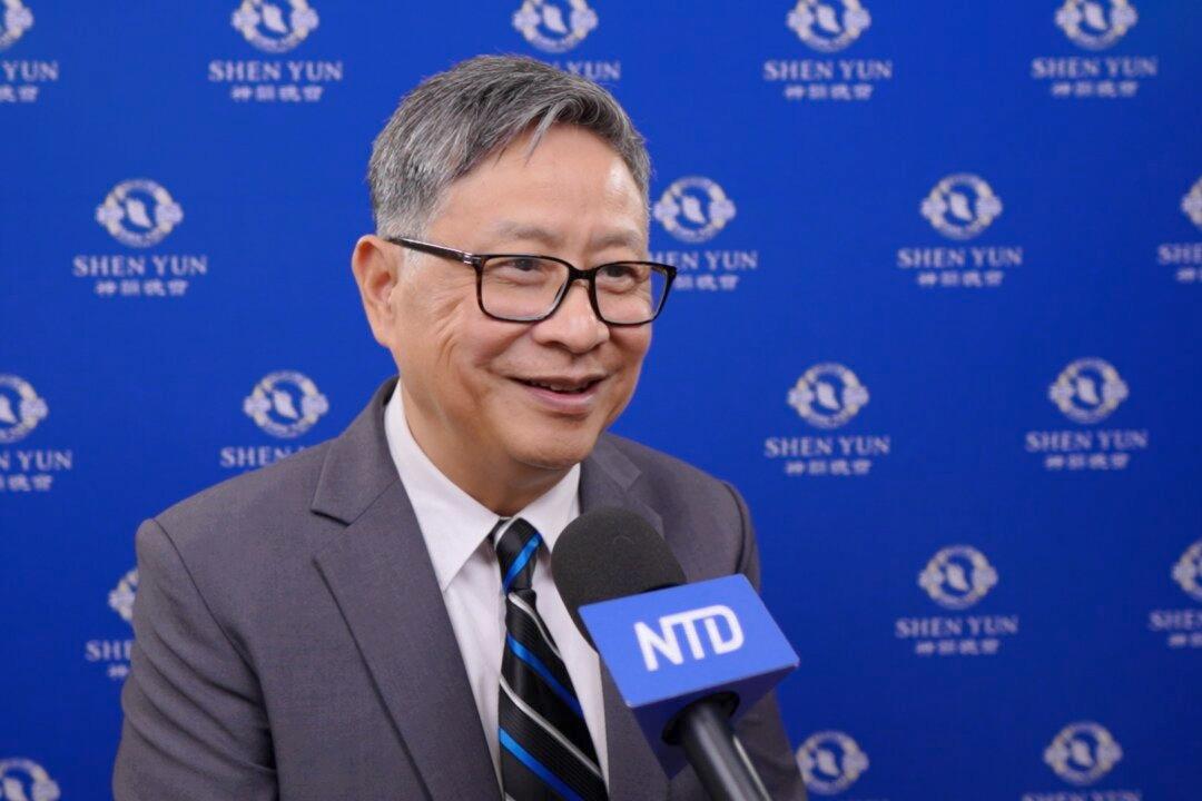 Chinese Entrepreneur Hails Shen Yun as a ‘Great Achievement’