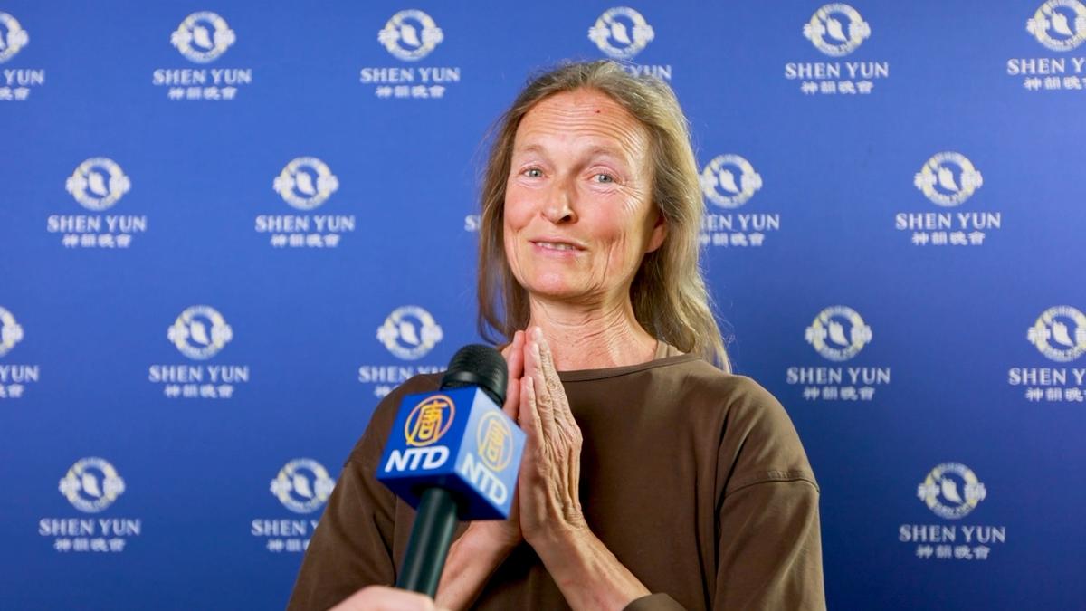 Vocal Teacher Moved by ‘Profound Spiritual Message’ in Shen Yun