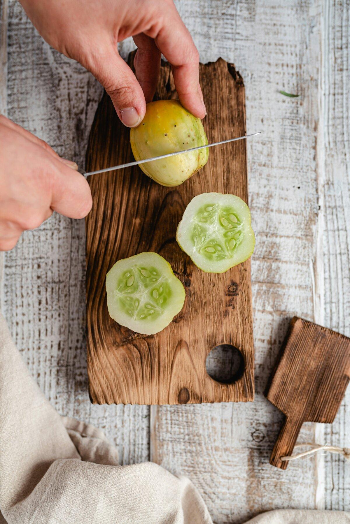 Lemon cucumbers. (Joanna Stołowicz/Unsplash)