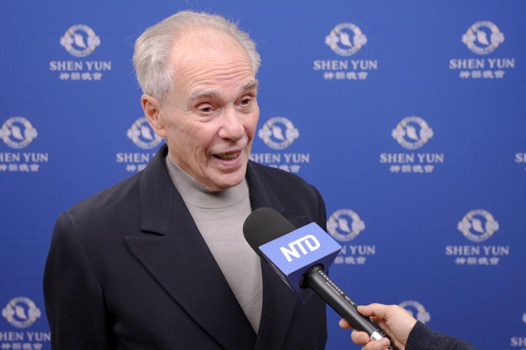 Award-Winning Writer Praises Shen Yun for Inspiring Reflection on Cultural Heritage
