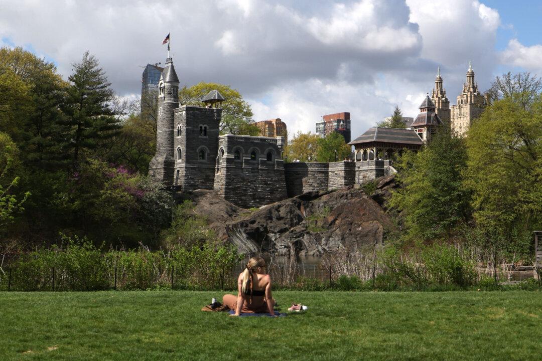 Mamdani, Hochul Aim to Tax Luxury Second Homes in NYC: What to Know