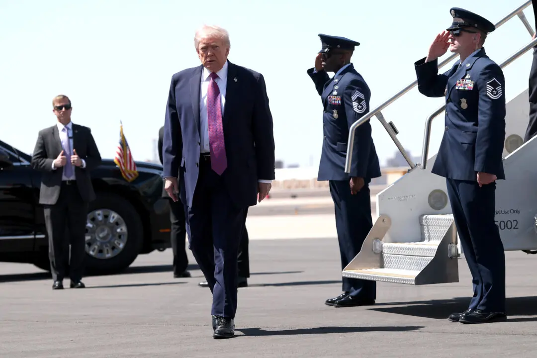 Trump Says US-Iran Talks to Continue Over Weekend, Hints at ‘Good News’