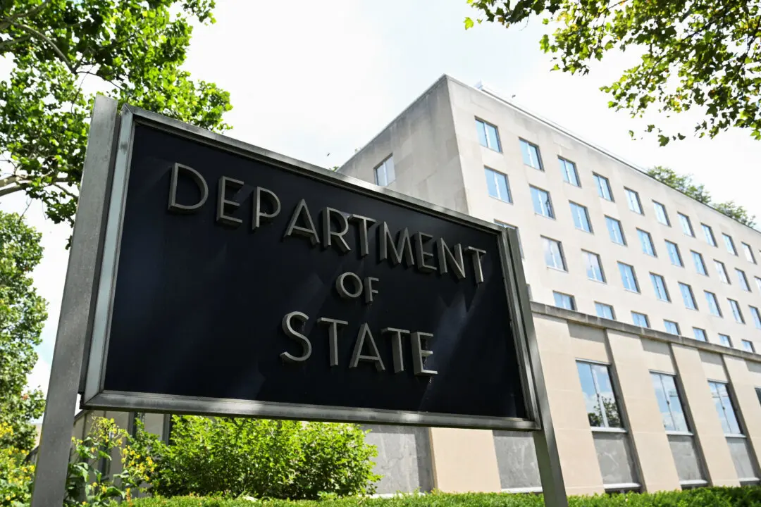 US Prepares Visa Sanctions on China as Deportation of Chinese Nationals Stalls