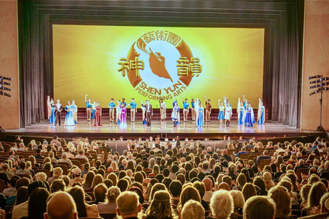 Shen Yun Impresses Portland Theatergoers With Message of Courage