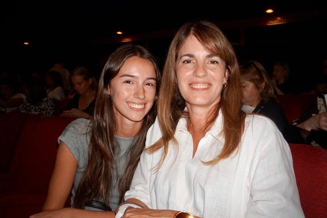‘We Love It, It’s Absolutely Beautiful’: Mother, Daughter Praise Shen Yun’s Visual Splendor in Buenos Aires