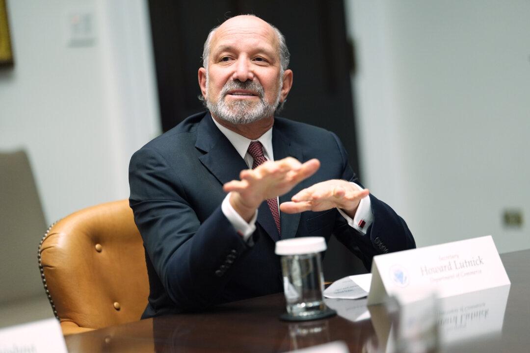 ‘More Bluster’: Poilievre, LeBlanc Downplay Lutnick’s Comments on Canada