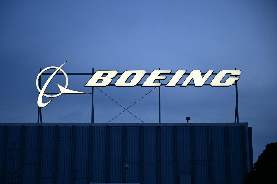 Boeing Turnaround Gathers Steam as Net Loss Narrows Sharply in 1st Quarter