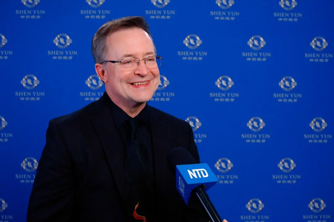 Company Manager Praises Shen Yun for Offering a Window into Traditional Chinese Culture