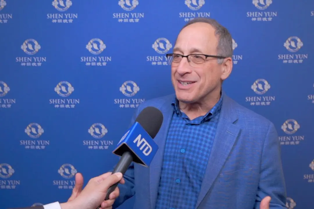 Patent Attorney Praises Shen Yun: ‘The Performance Is Just Unbelievable’