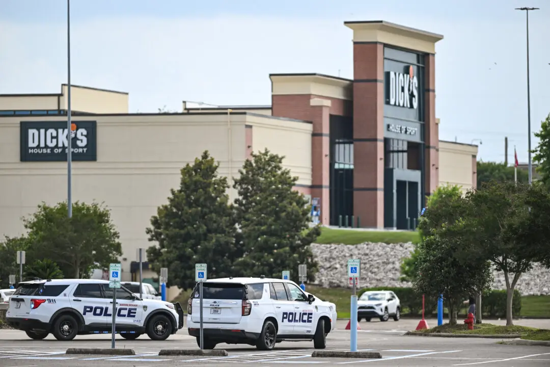 Authorities Announce Murder Charge After Louisiana Mall Shooting That Killed 1 Person, Injured 5
